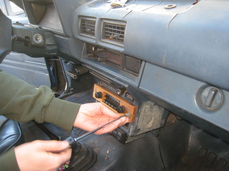 Illustration for article titled Connect An iPod To Your Beater's Theft-Deterring Radio With A Wired FM Modulator